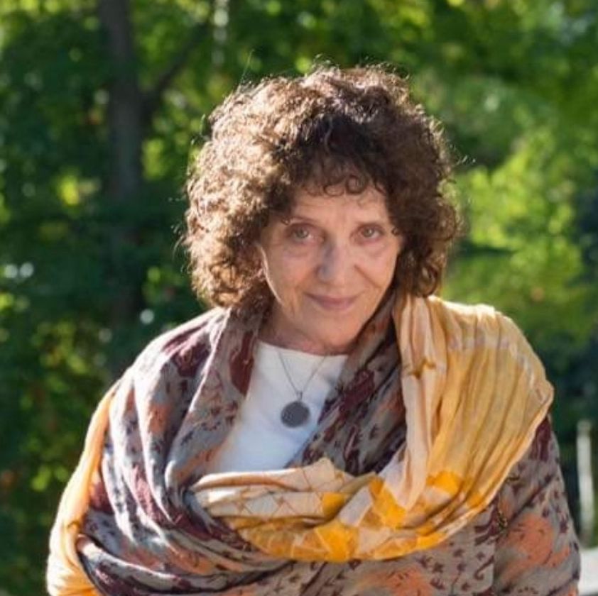 “Ovunque e in nessun luogo”, il viaggio alchemico di Maria Pashianti Scalzo