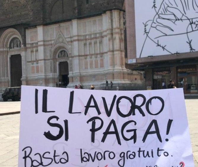 Abbiamo costruito una società dove si studia a pagamento per lavorare gratis